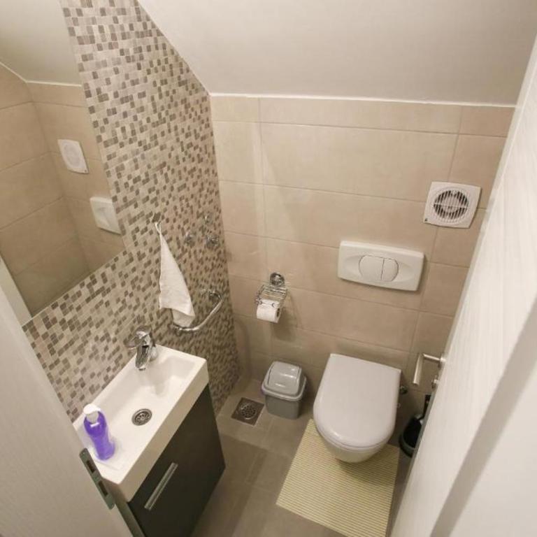 Central Located Guest House - Standard Apartment - 10