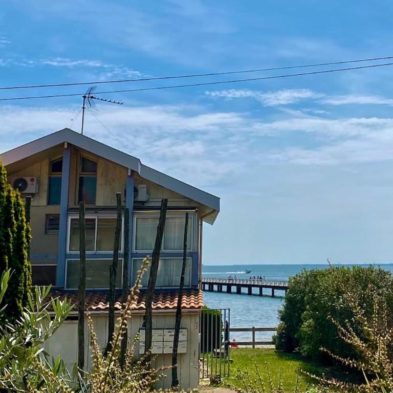 Détente garanti, bassin, piscine, plage à pied - Four-Bedroom House - 2