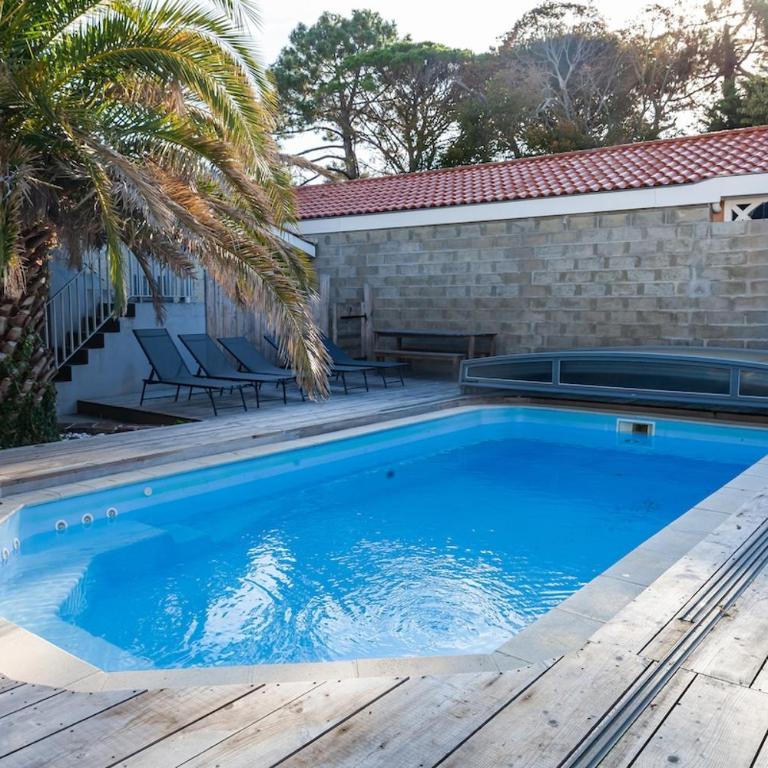 Détente garanti, bassin, piscine, plage à pied - Four-Bedroom House - 19