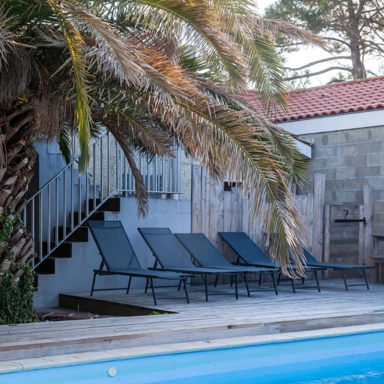 Détente garanti, bassin, piscine, plage à pied - Four-Bedroom House - 21