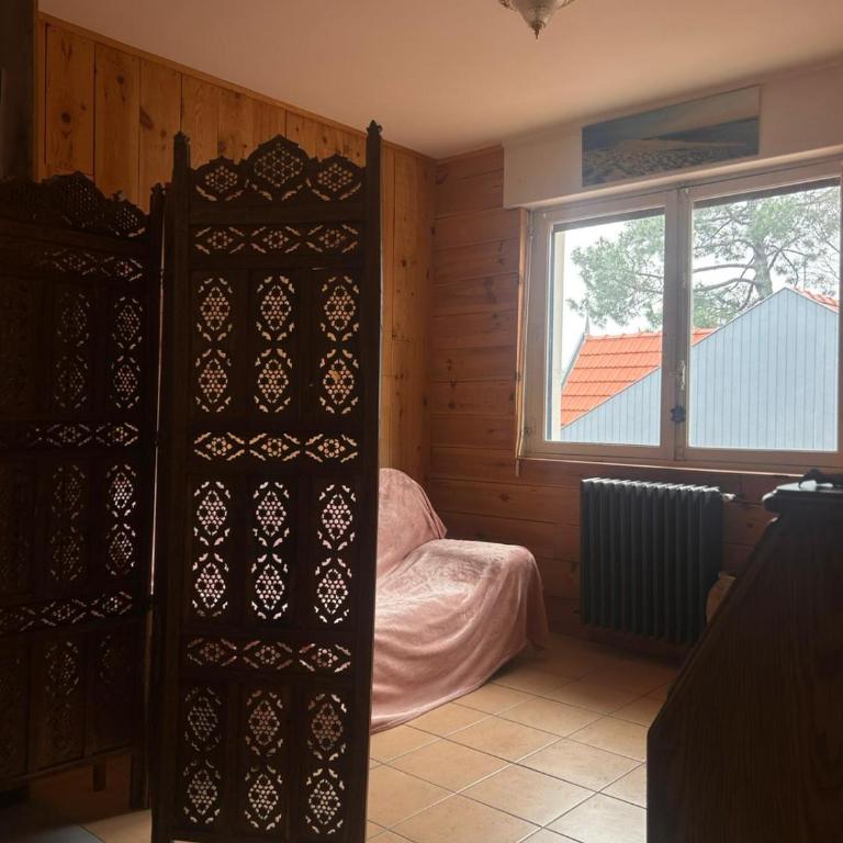 Détente garanti, bassin, piscine, plage à pied - Four-Bedroom House - 23