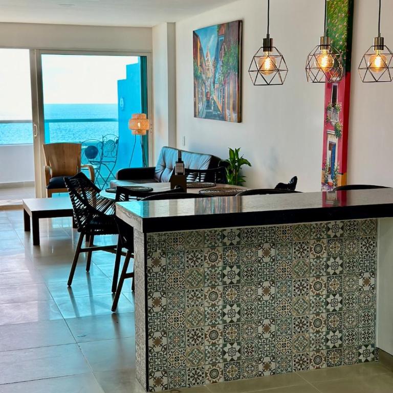 Vive Cartagena frente al mar y el lago - Two-Bedroom Apartment with Balcony and Sea View - 13