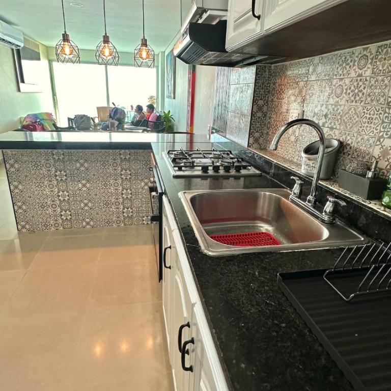 Vive Cartagena frente al mar y el lago - Two-Bedroom Apartment with Balcony and Sea View - 54
