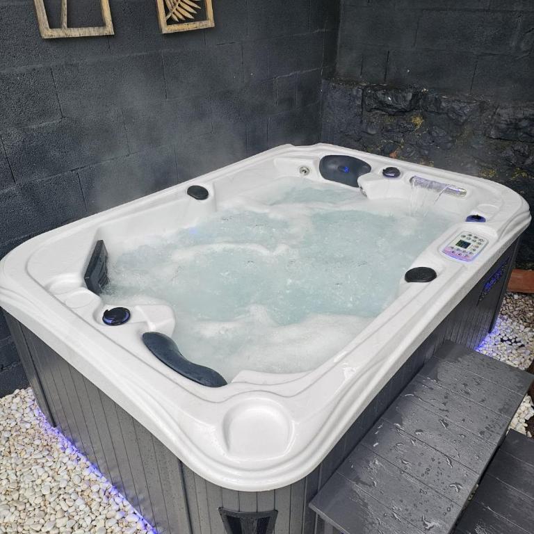 Studio-Valentine climatisée avec piscine chauffée & Spa 2 places - Apartment mit 1 Schlafzimmer - 36