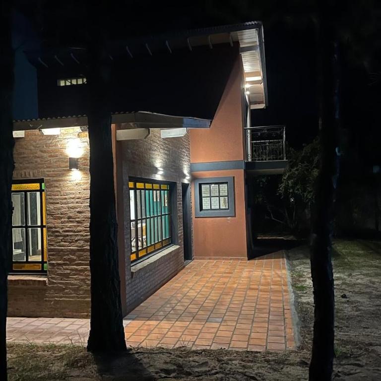 Hermosa casa - Casa de 3 dormitorios - 2