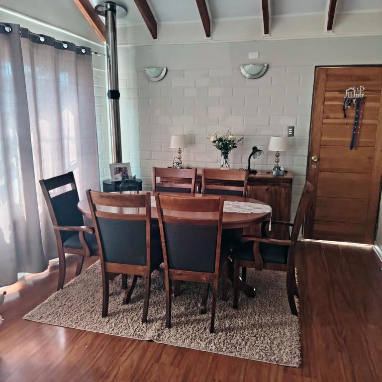 Casa en zona tranquila y a minutos de todo - Three-Bedroom House - 11