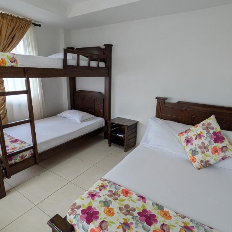 Hotel La Santamaria - Montenegro Quindío - Habitación Familiar - 3