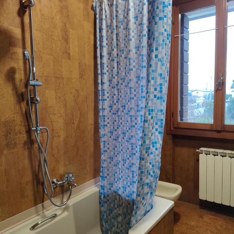Villa Bazzera - Camera Tripla con Bagno in Comune - 9