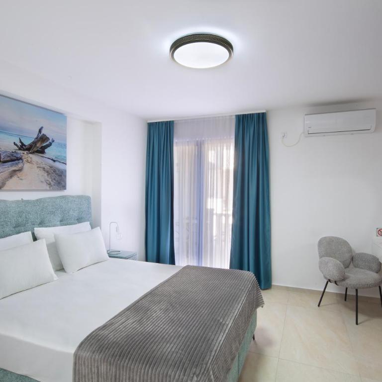 Hotel Tommy - Dvokrevetna Soba sa Bračnim Krevetom - 1