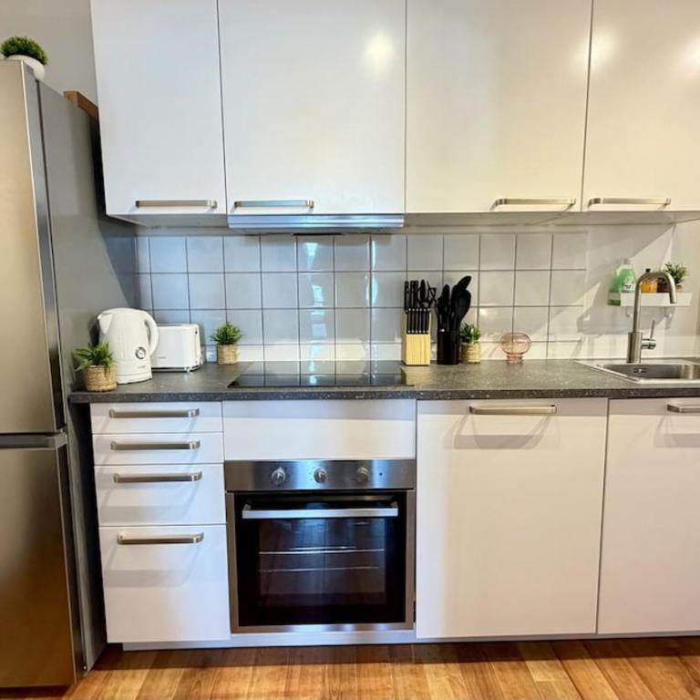BeckHomes Munich, Stylish, central & modern 3BR Apartment up to 7 Pax - Appartamento con 3 Camere da Letto - 4