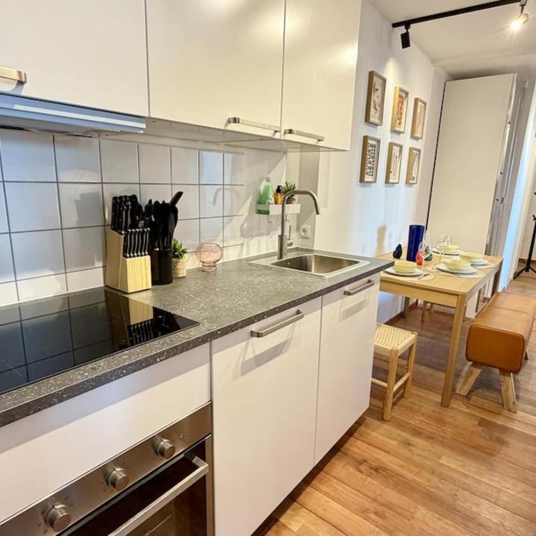 BeckHomes Munich, Stylish, central & modern 3BR Apartment up to 7 Pax - Appartamento con 3 Camere da Letto - 13