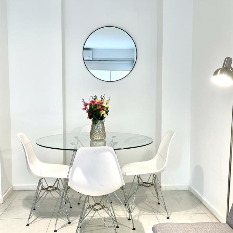 Comodo Monoambiente en PALERMO - Estudio con balcón - 8