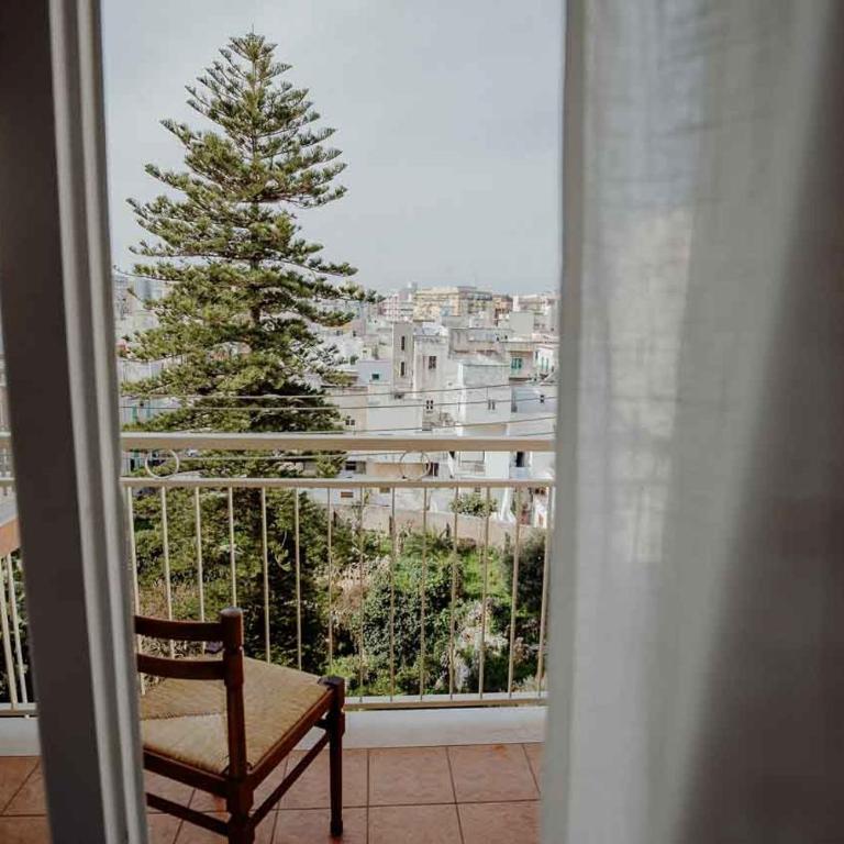 Endless Charm by MONHOLIDAY - Two-Bedroom Apartment - 11