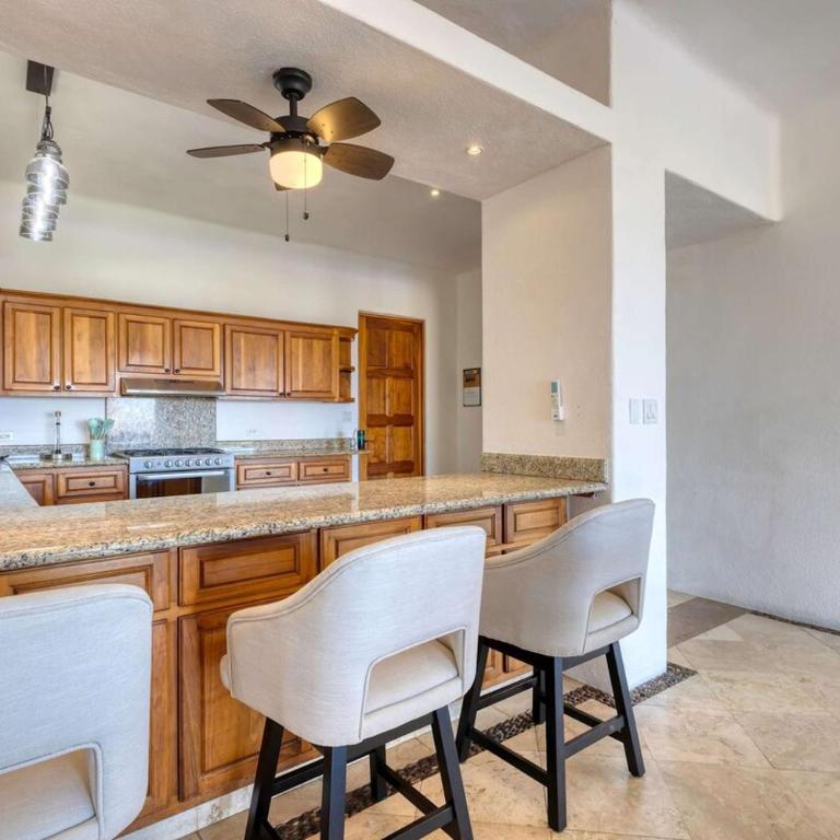 The Fairway Villa - Four-Bedroom House - 14