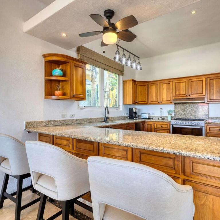The Fairway Villa - Four-Bedroom House - 16
