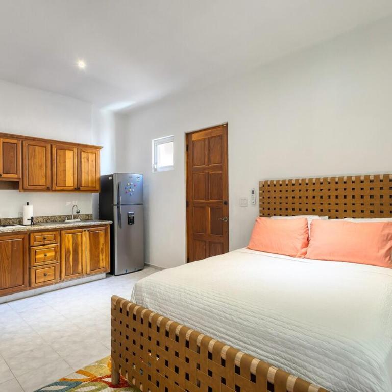The Fairway Villa - Four-Bedroom House - 18