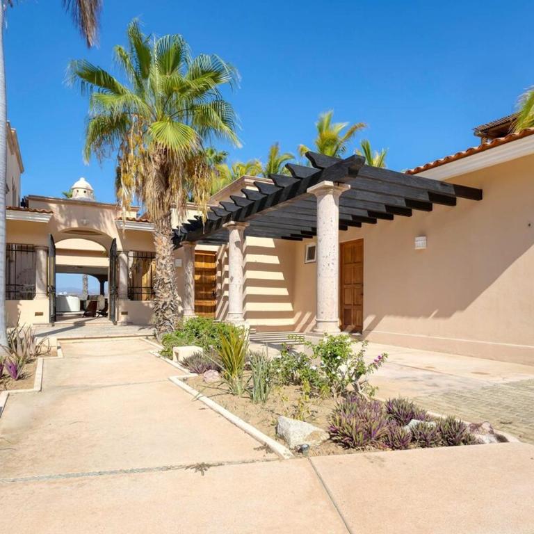 The Fairway Villa - Four-Bedroom House - 35