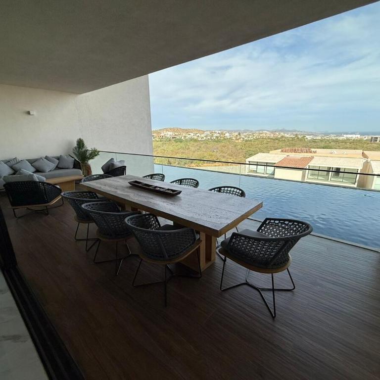 Golf Course & Ocean View with 3 BD 4BA Cora - Three-Bedroom Apartment - 11