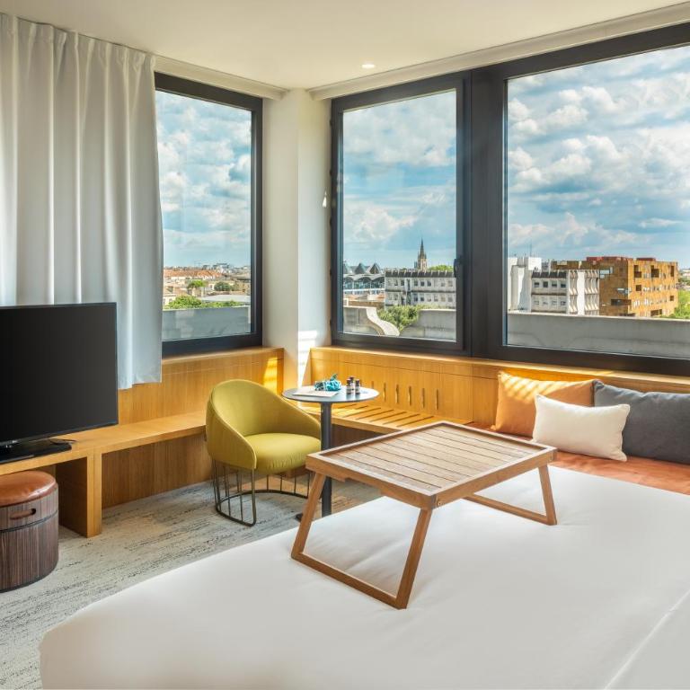 FirstName Bordeaux, Part of JdV by Hyatt - Chambre d'Angle Lit King-Size de Luxe - 19