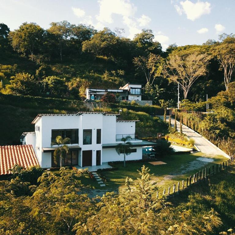 FIincaVilla Cavil a 50 min de Medellin - Three-Bedroom Villa - 25