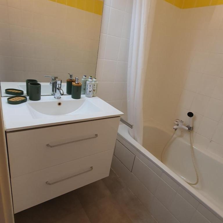 Studio vue mer proche du port - Appartement 1 Chambre - 9