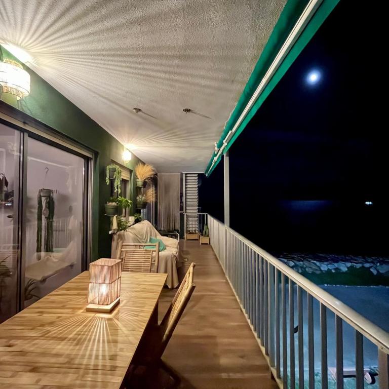 Apartamento tranquilo y luminoso junto al mar - Two-Bedroom Apartment with Balcony and Sea View - 13