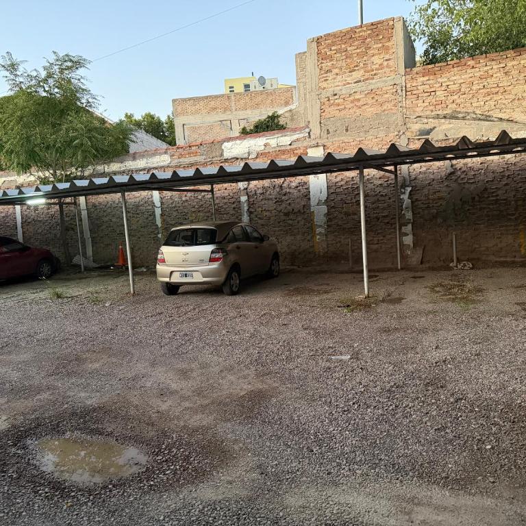 CASA PARA DOS A OCHO PERSONAS CON ESTACIONAMIENTO PARA DOS AUTOS Y DESAYUNO o MERIENDA INCLUIDO - Three-Bedroom House - 16