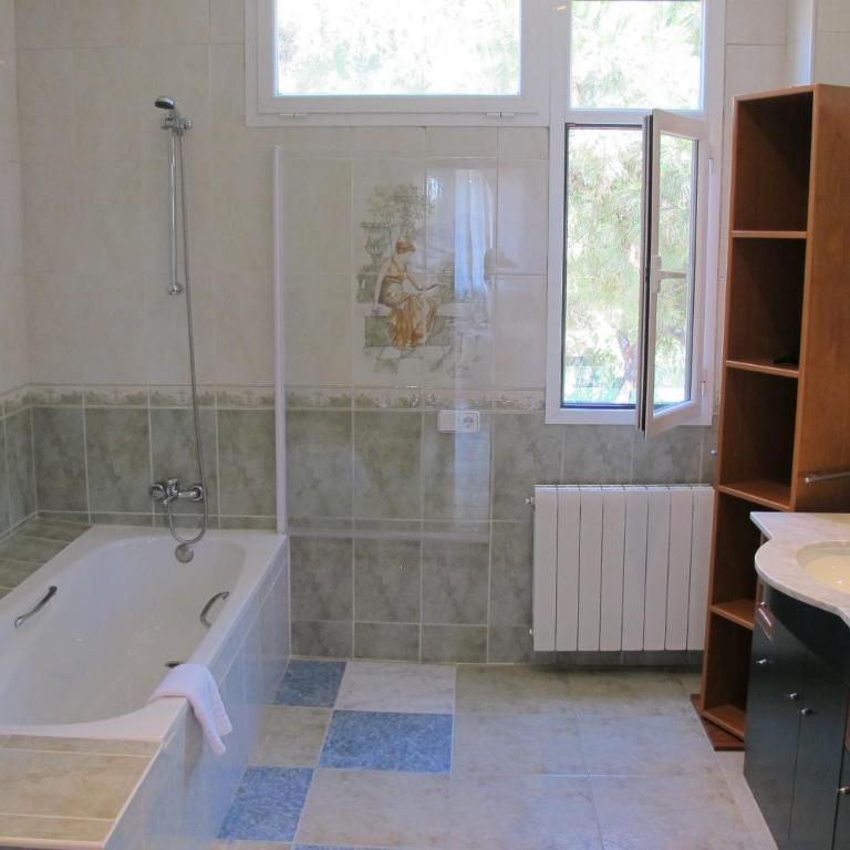 Hostal Escala Suites - Double Room with Bath - 31