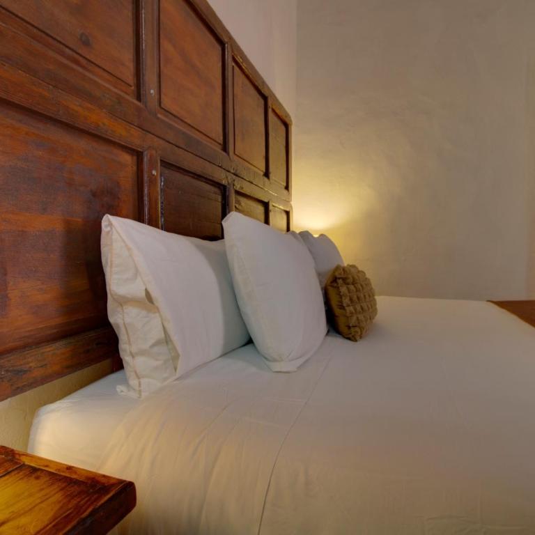 Hotel Punto 79 - Habitación con cama extragrande. - 3