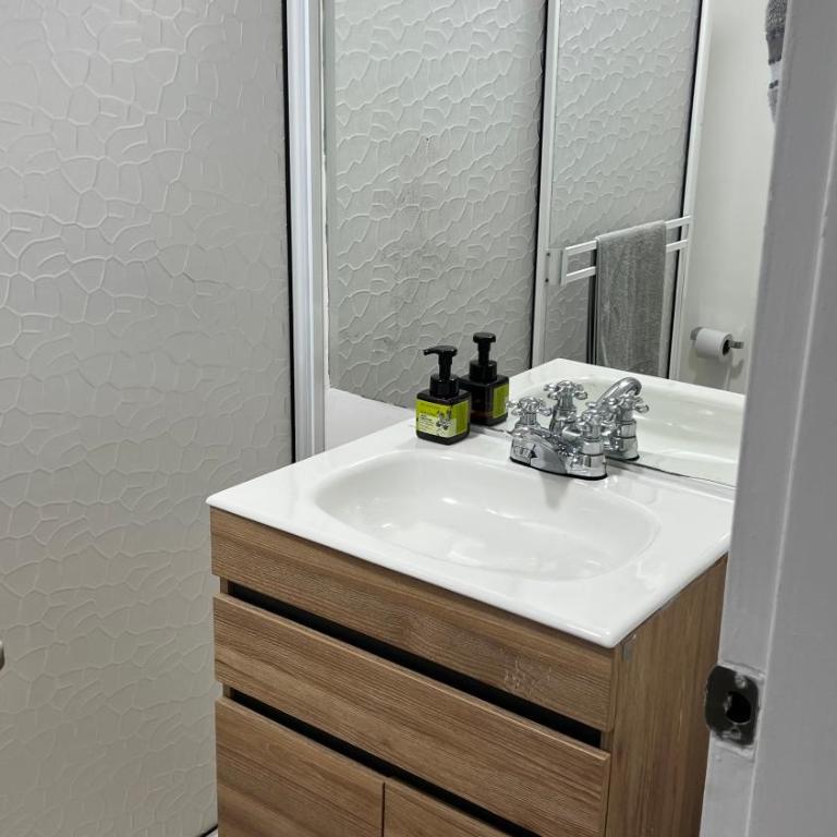 Hermoso apartamento nuevo ! A un paso de la 70 zona vip - Two-Bedroom Apartment - 12