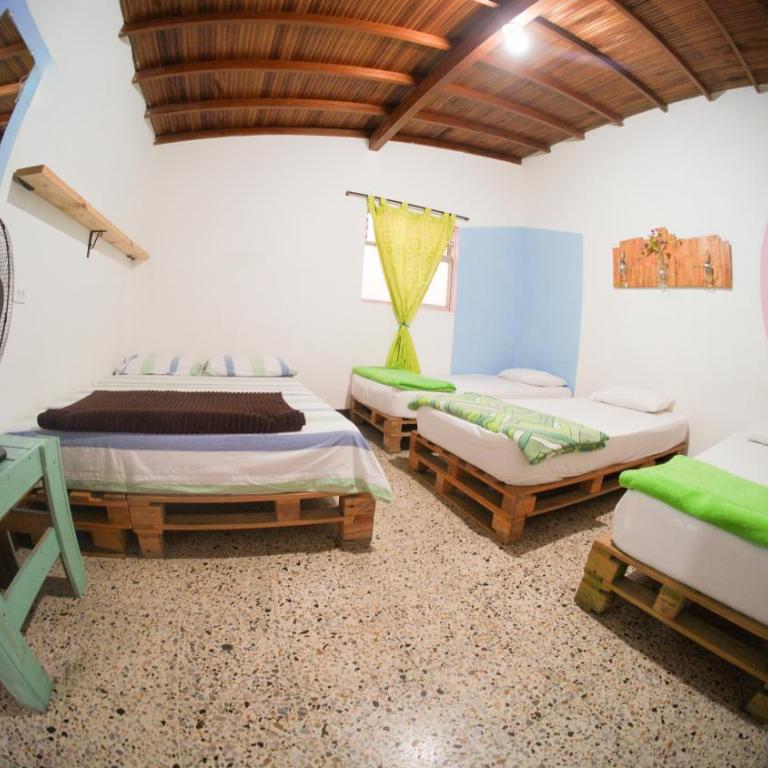 Hostal Paz y Vida - Habitación cuádruple - 10