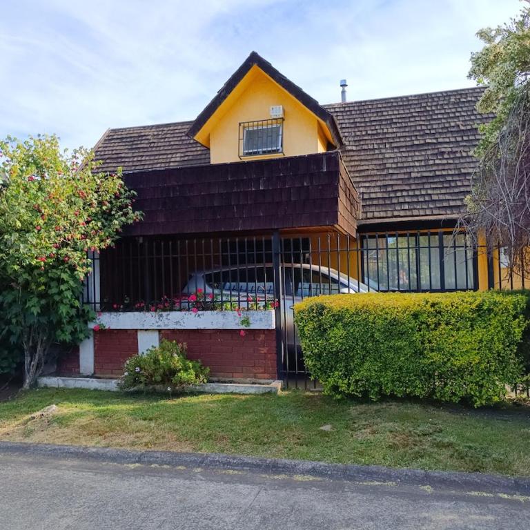Casa completa tres dormitorios dos baños, barrio tranquilo - Three-Bedroom Villa - 8