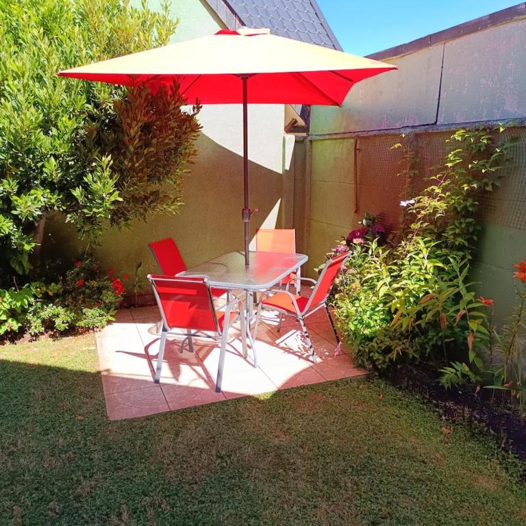 Casa completa tres dormitorios dos baños, barrio tranquilo - Three-Bedroom Villa - 29