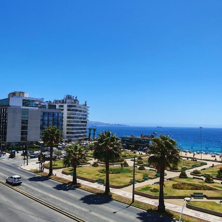 Viña dp Maravillosa VISTA, plena Av San Martín frente Playa Acapulco - Three-Bedroom Apartment - 2