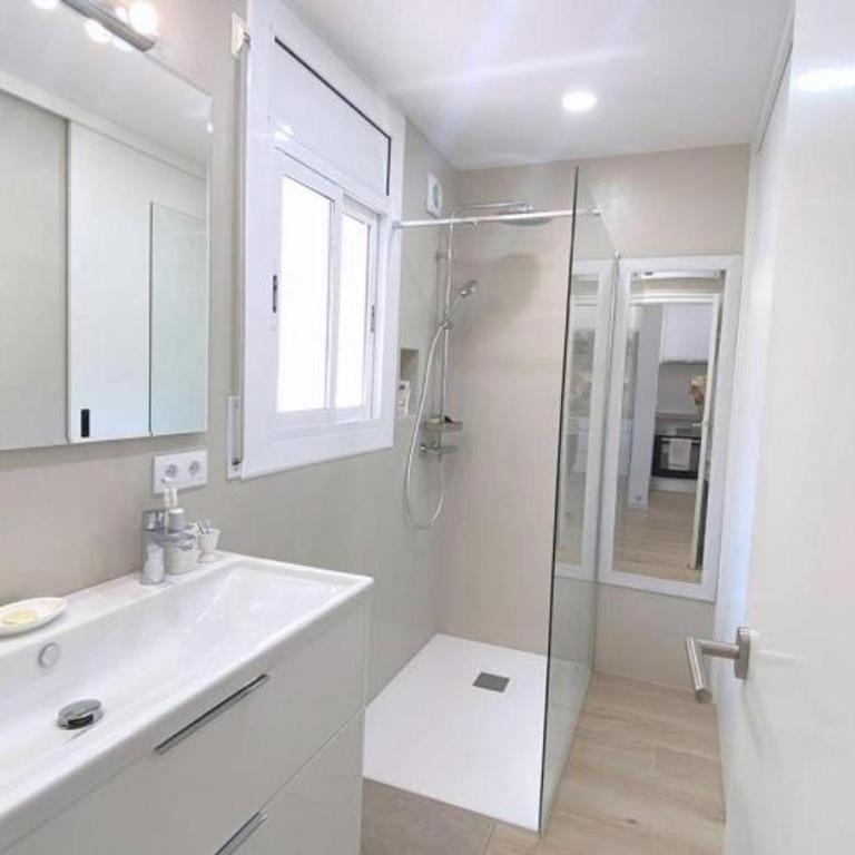 Bonito apartamento renovado con piscina, terraza y estacionamiento a 450m de la playa - 3 pax - HISP-312-4 - Apartamento - 15