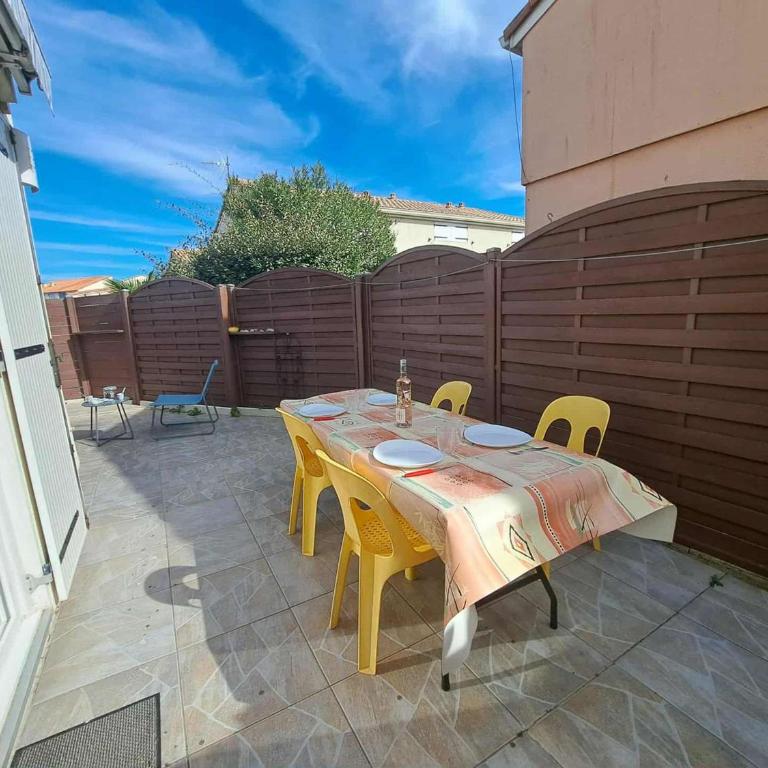 Maison Mitoyenne avec Terrasse et Parking - Marseillan-Plage - FR-1-326-871 - Apartamento - 3