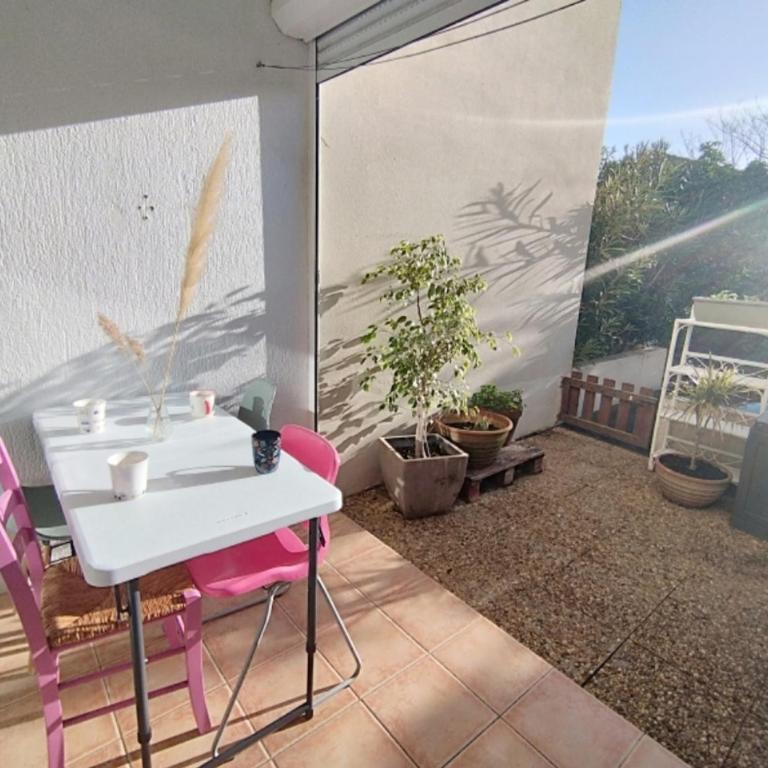 T2 Rez-de-Jardin Proche Plage - 3/4 Pers - Narbonne - FR-1-795-74 - Appartement - 1