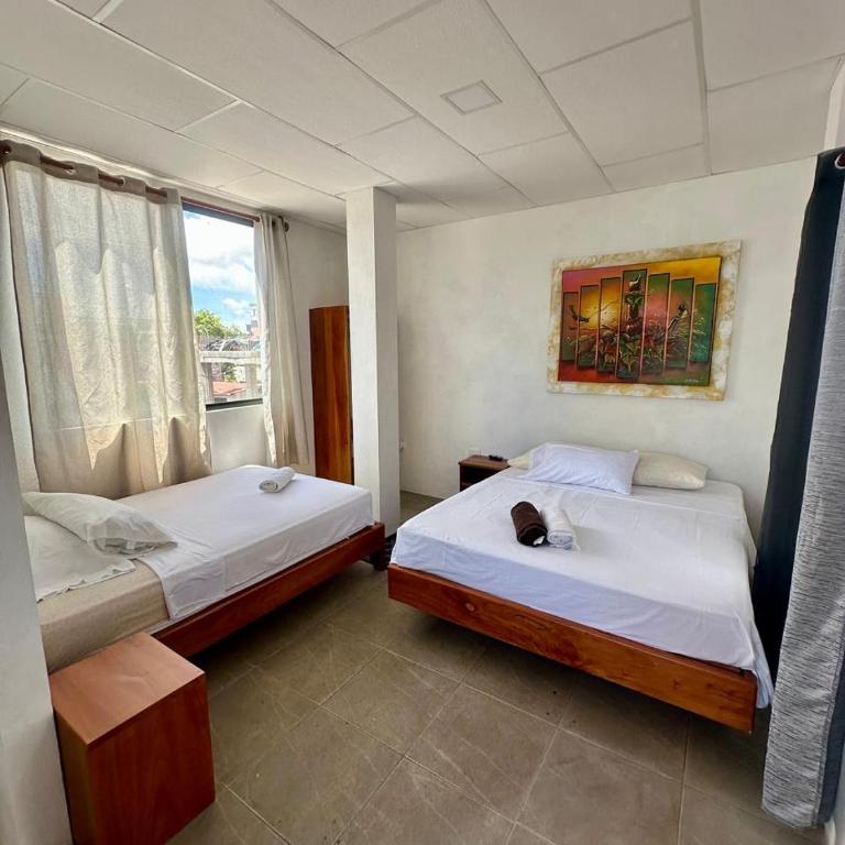 Family-friendly with balcony and terrace - Two-Bedroom Apartment with Terrace and Sea View - 4
