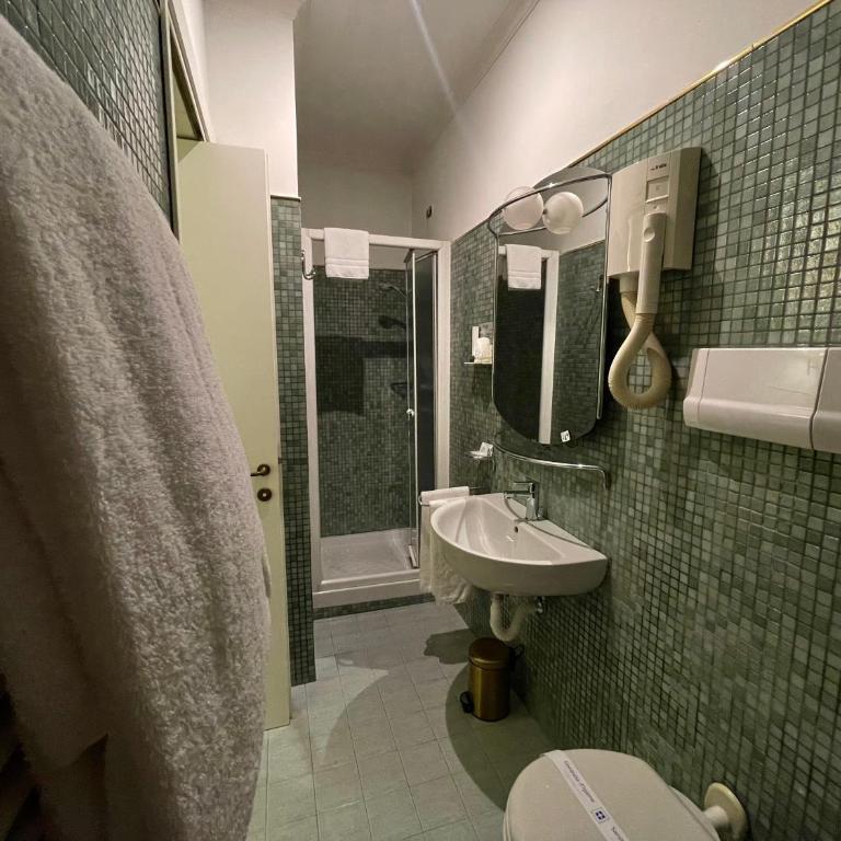 Lilium Boutique Hotel - Standard Triple Room - 7