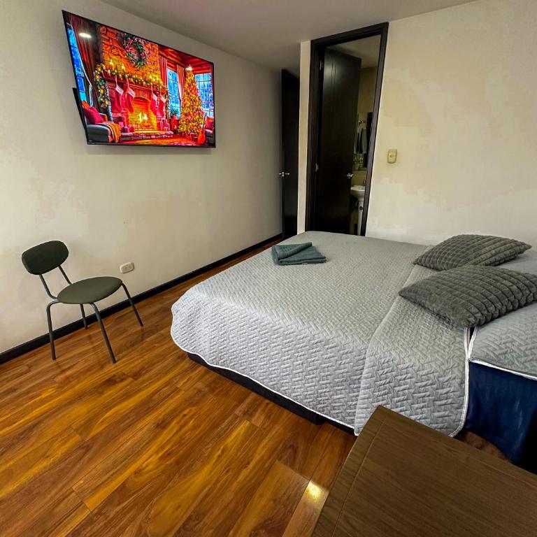 Holly Hotel - Three-Bedroom Deluxe Apartment - 12