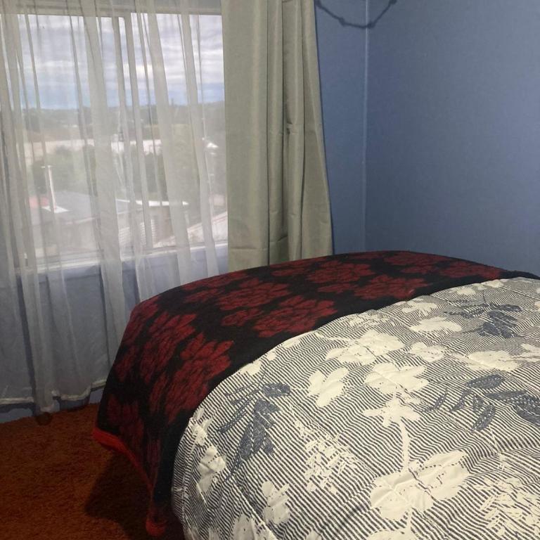 Art Gallery hostal Castro Chiloè - Standard Single Room with Mountain View - 3