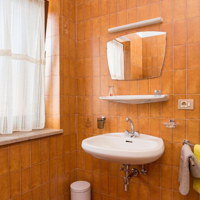 Haus Elisabeth - Doppelzimmer mit Balkon - 14