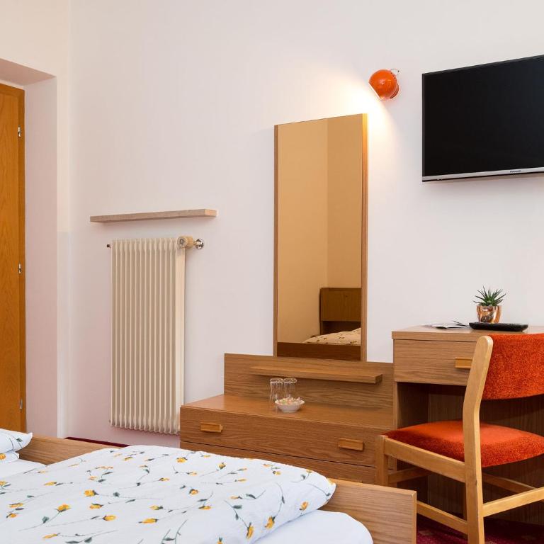 Haus Elisabeth - Doppelzimmer mit Balkon - 10