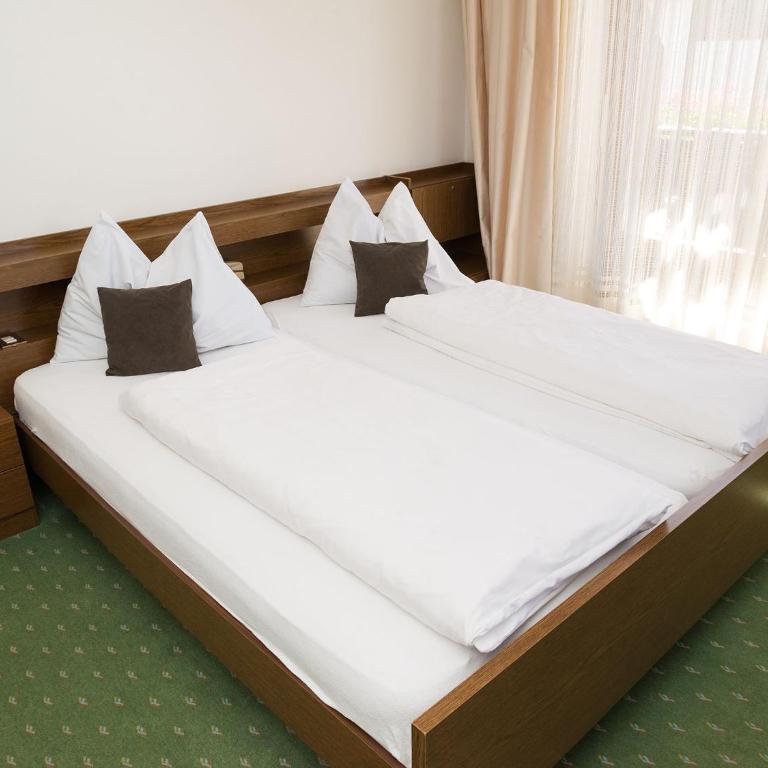 Haus Elisabeth - Doppelzimmer mit Balkon - 11