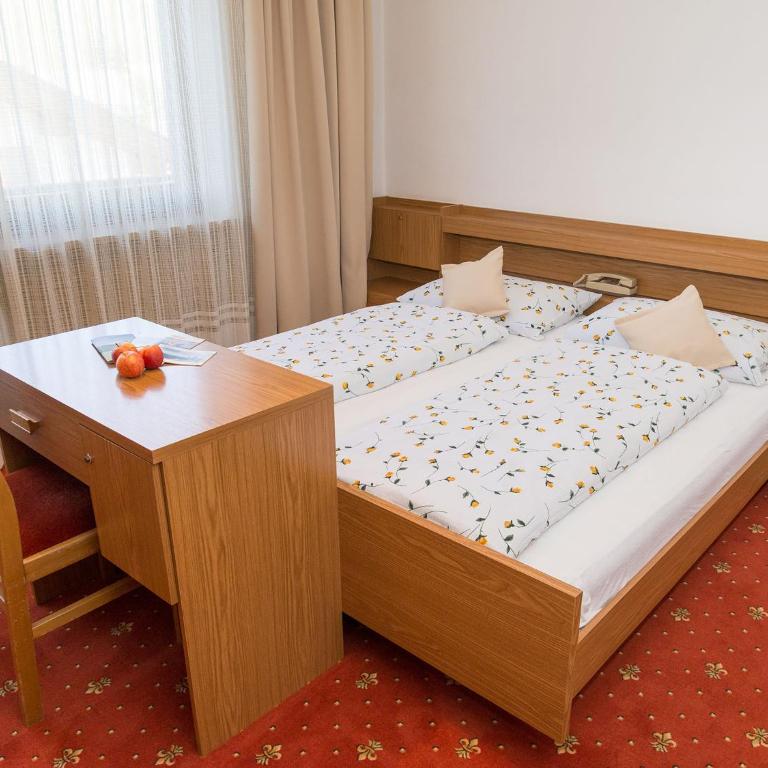 Haus Elisabeth - Doppelzimmer mit Balkon - 4