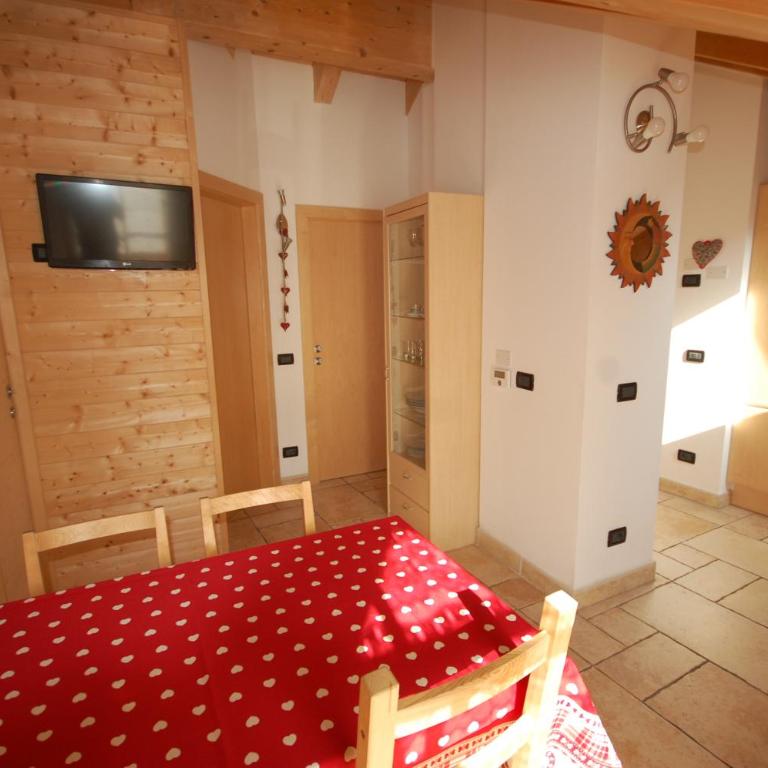 Chalet alla Cascata - Two-Bedroom Apartment - Attic - 6