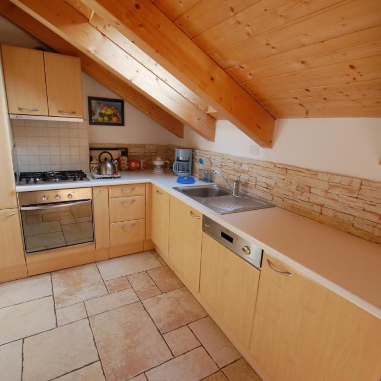 Chalet alla Cascata - Two-Bedroom Apartment - Attic - 10