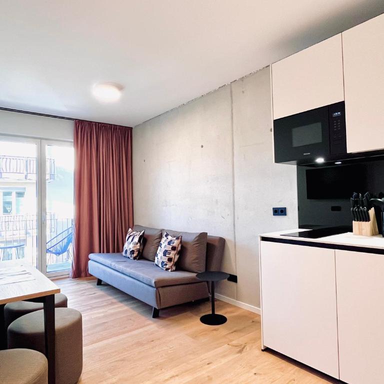 Mikes Apartments Munich - Superior Apartment with Balcony - 2