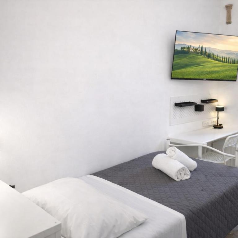 HostelCiompi - Camera Singola con Bagno in Comune - 4