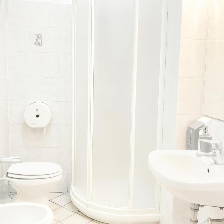HostelCiompi - Camera Matrimoniale con Bagno Privato - 3